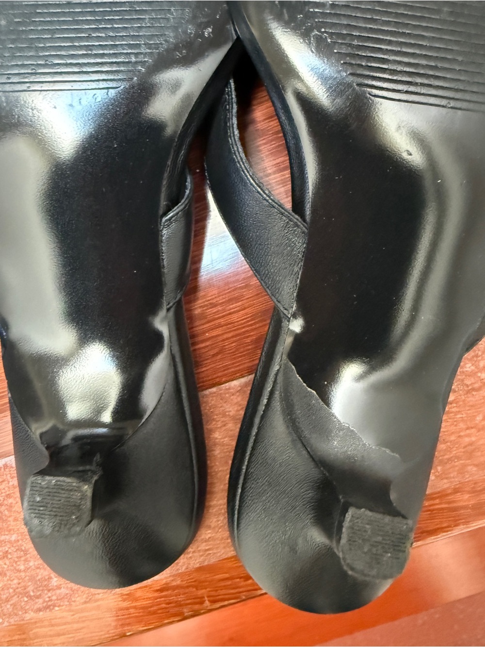 Steve Madden Tracie Black Leather Kitten Heel Thong Sandals - Picture 6 of 9